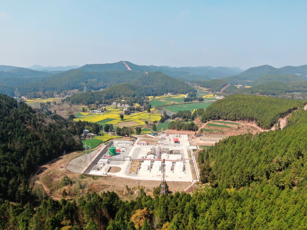 中石油西南分公司領(lǐng)導(dǎo)赴洛克成都八角場項目調(diào)研