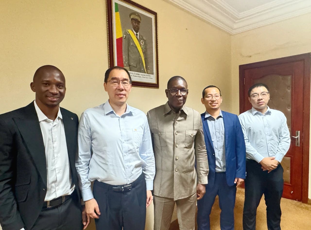 滕磊拜訪馬里礦業(yè)部長 推進(jìn)布谷尼鋰礦發(fā)展