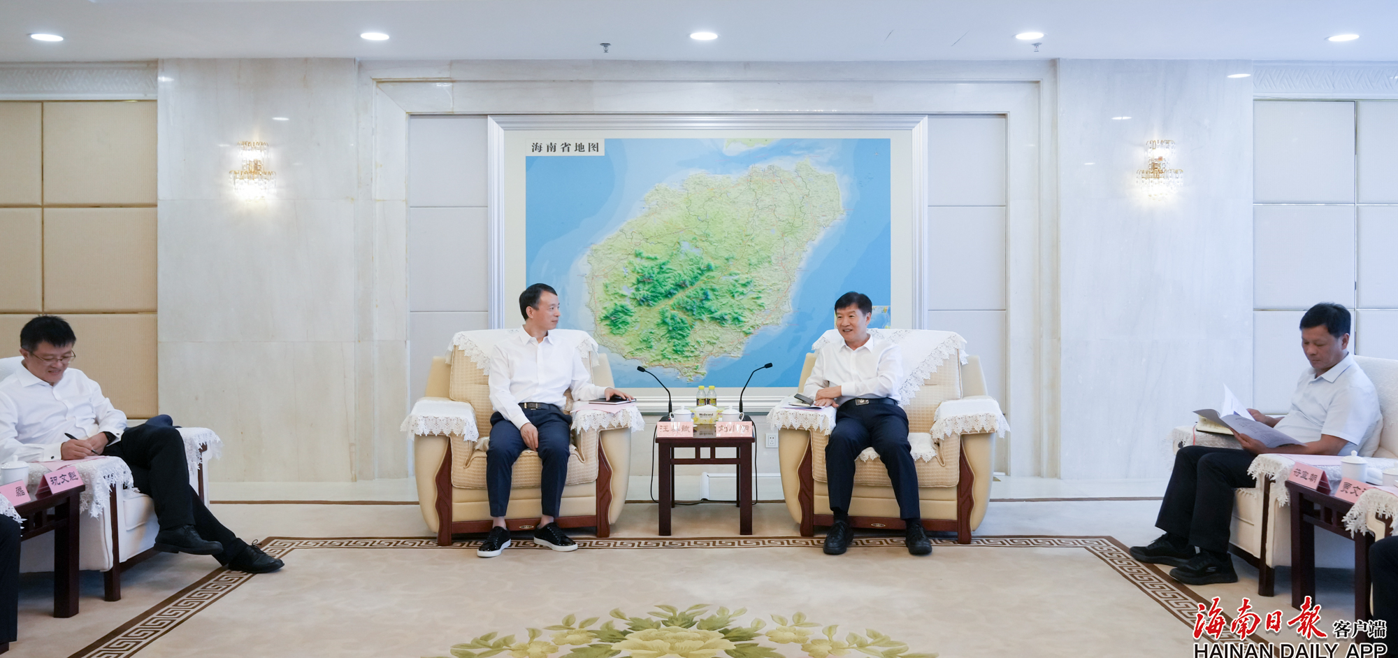 海南省省長劉小明會見復(fù)星國際聯(lián)席董事長汪群斌一行